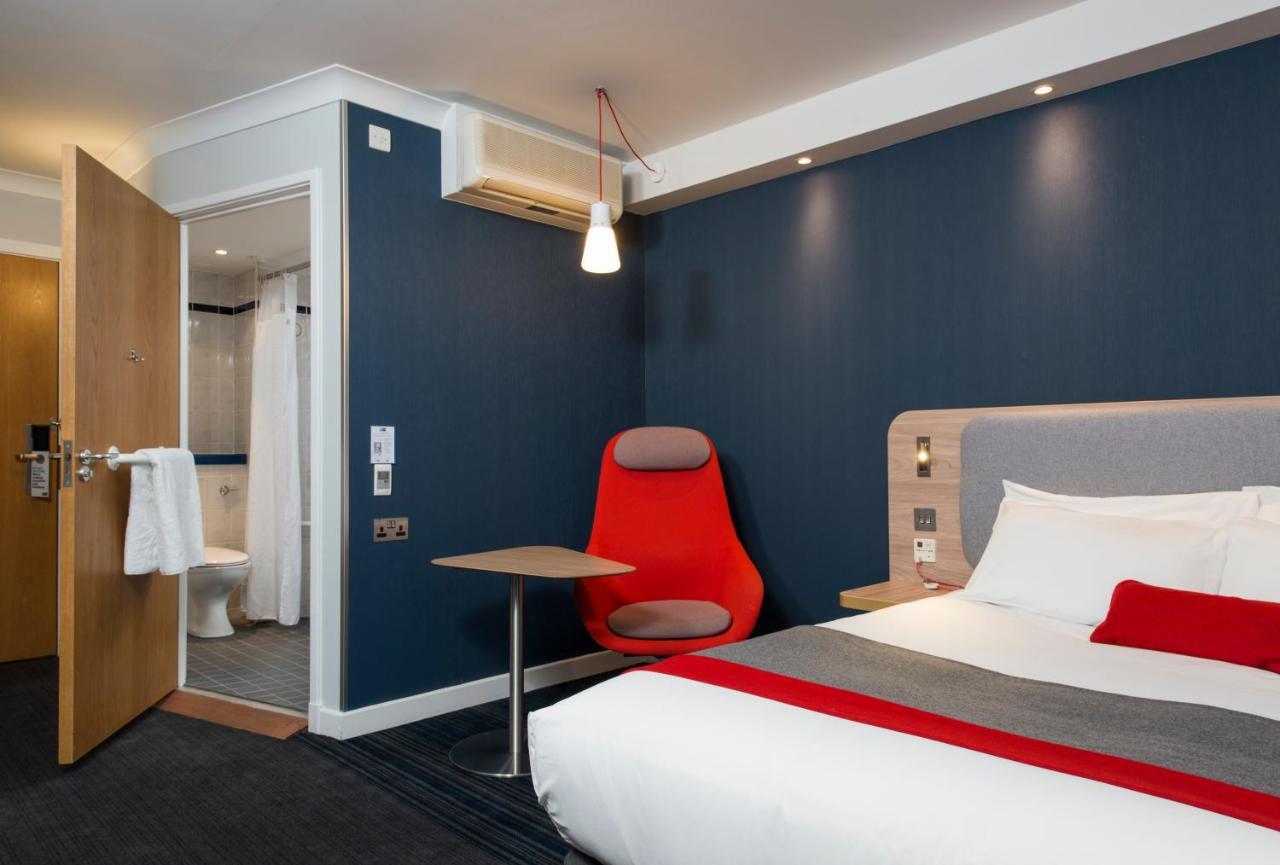 Holiday Inn Express - Bicester By Ihg Exterior foto