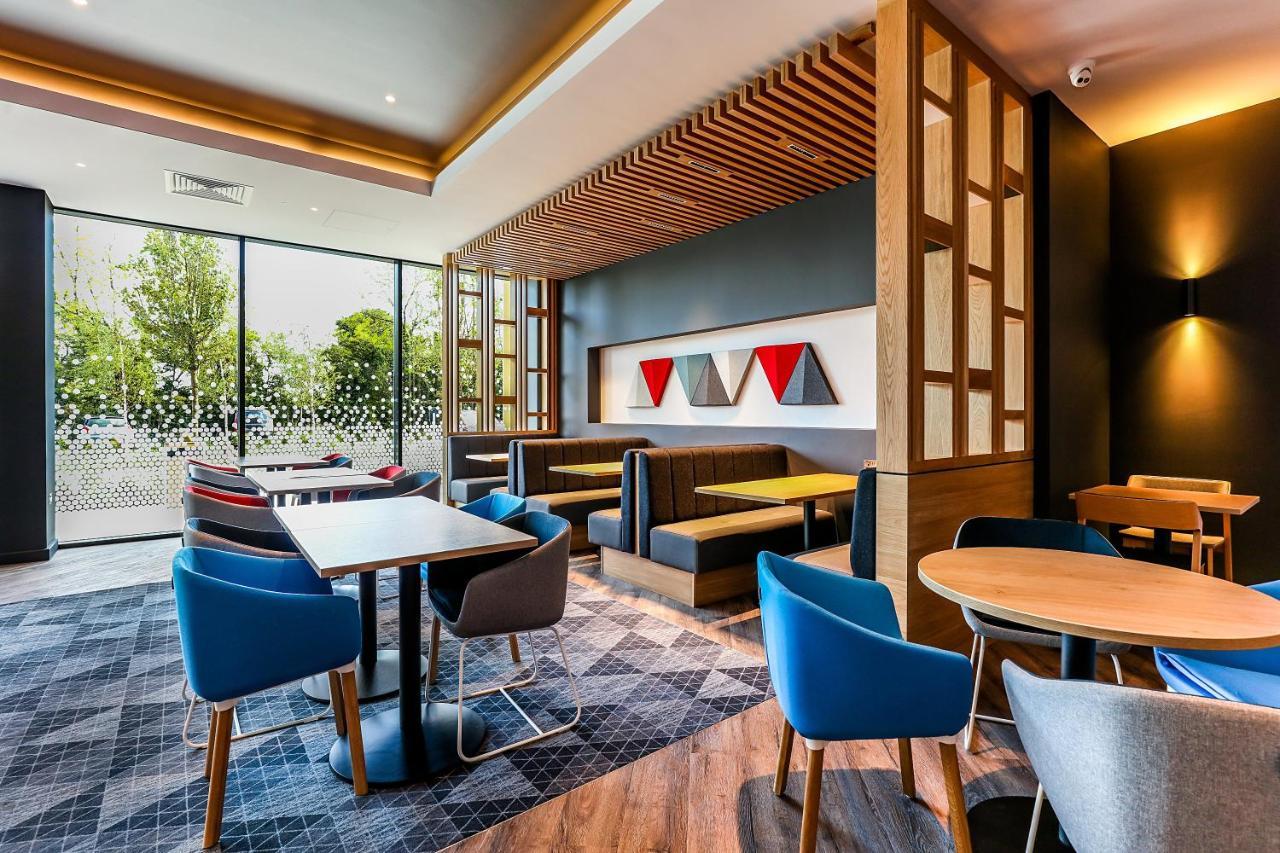 Holiday Inn Express - Bicester By Ihg Exterior foto